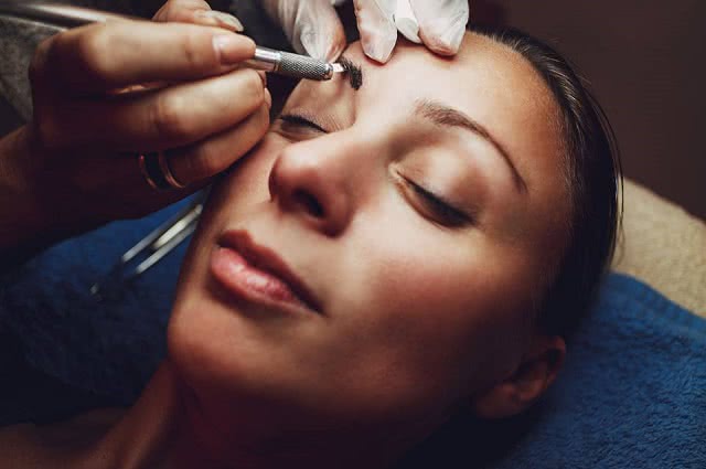 Makijaż permanentny dla pacjentów onkologicznych
